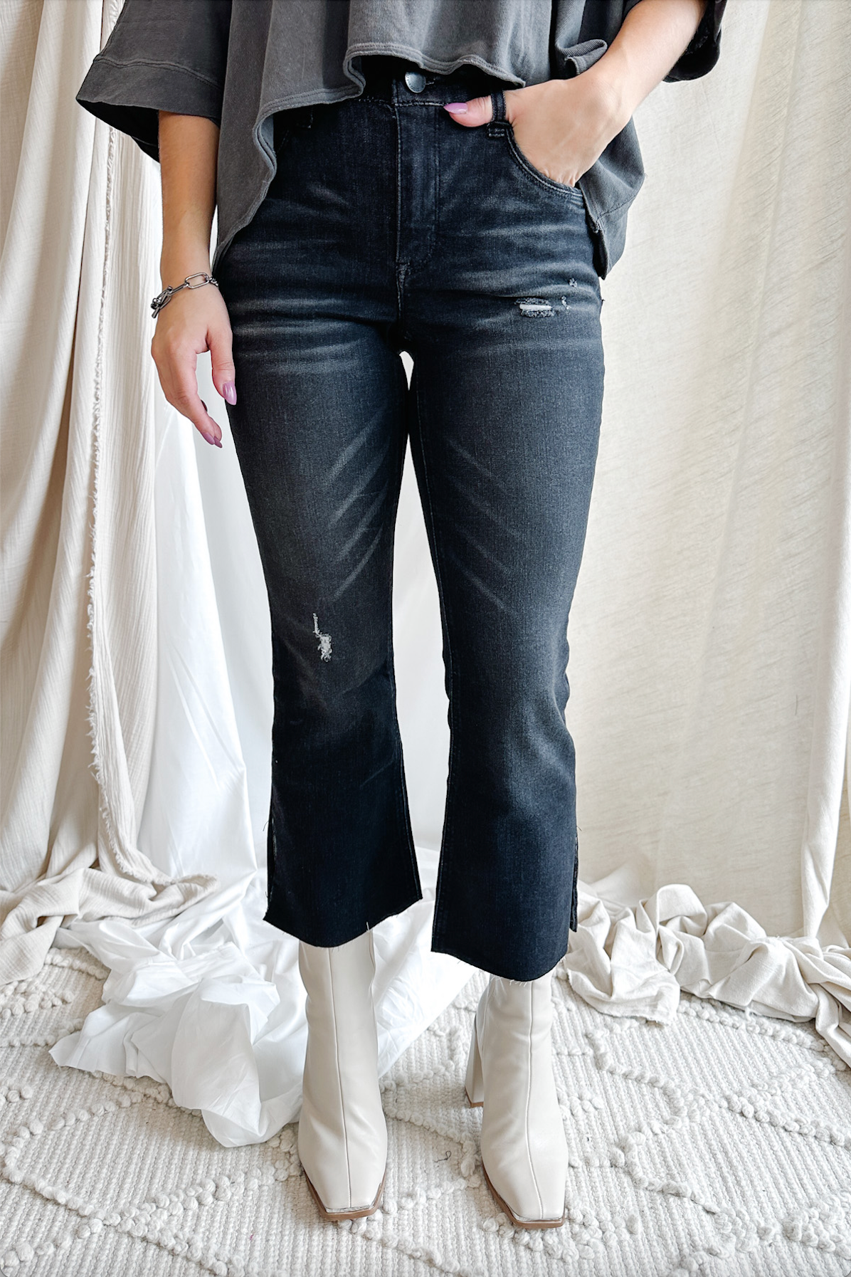 Crop Flare w/ Side Slit