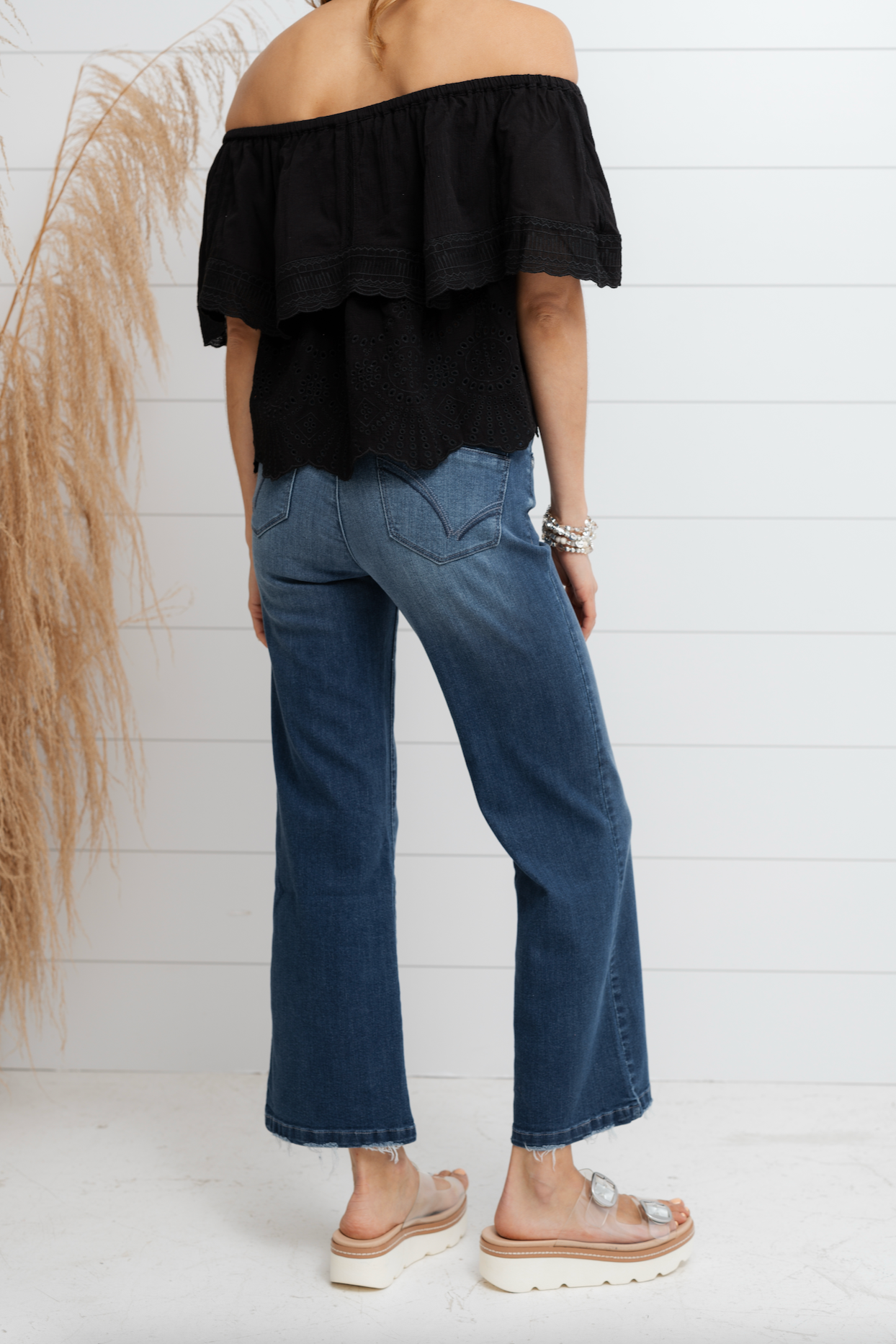 Crop Flare with Grinded Hem