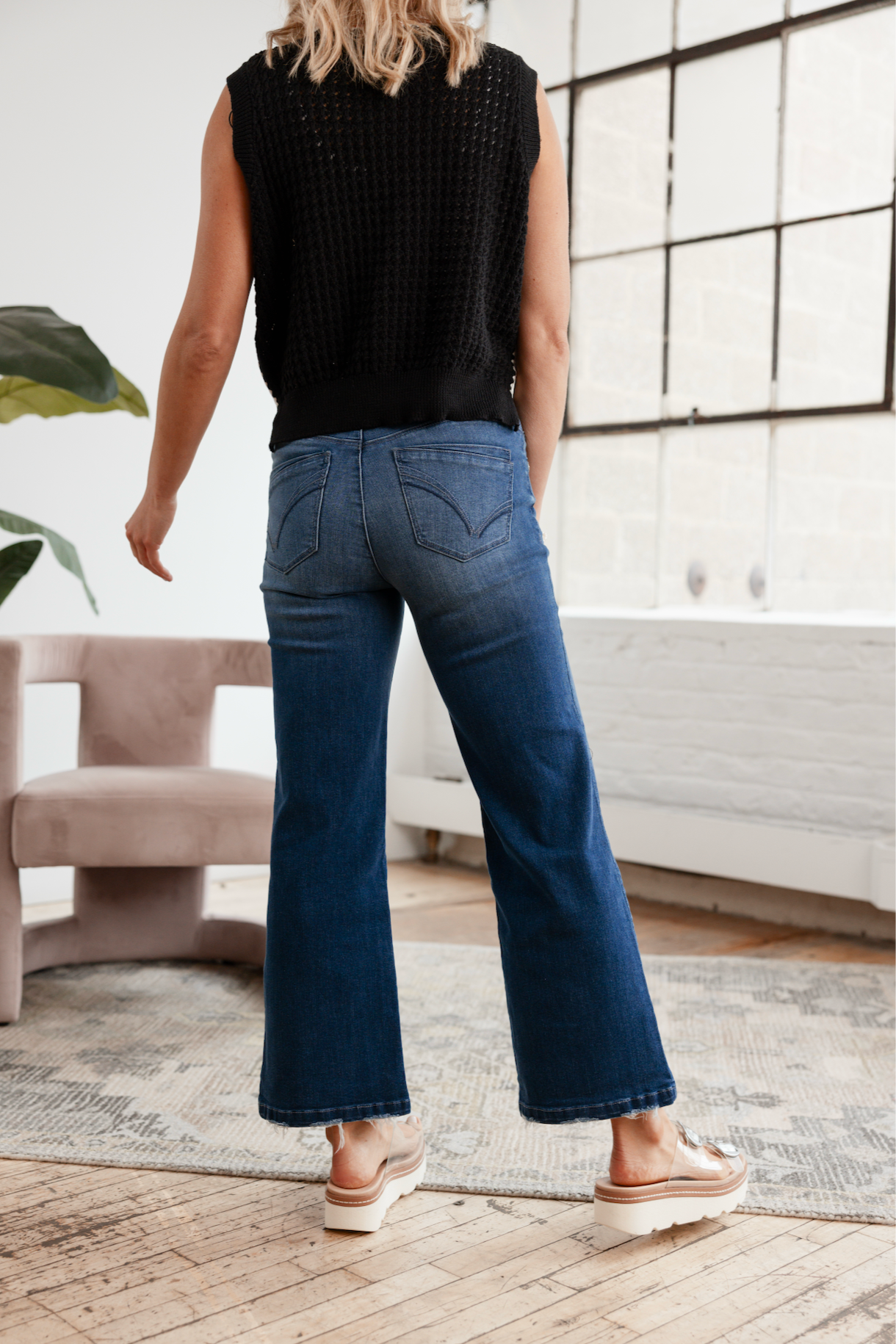 Crop Flare with Grinded Hem