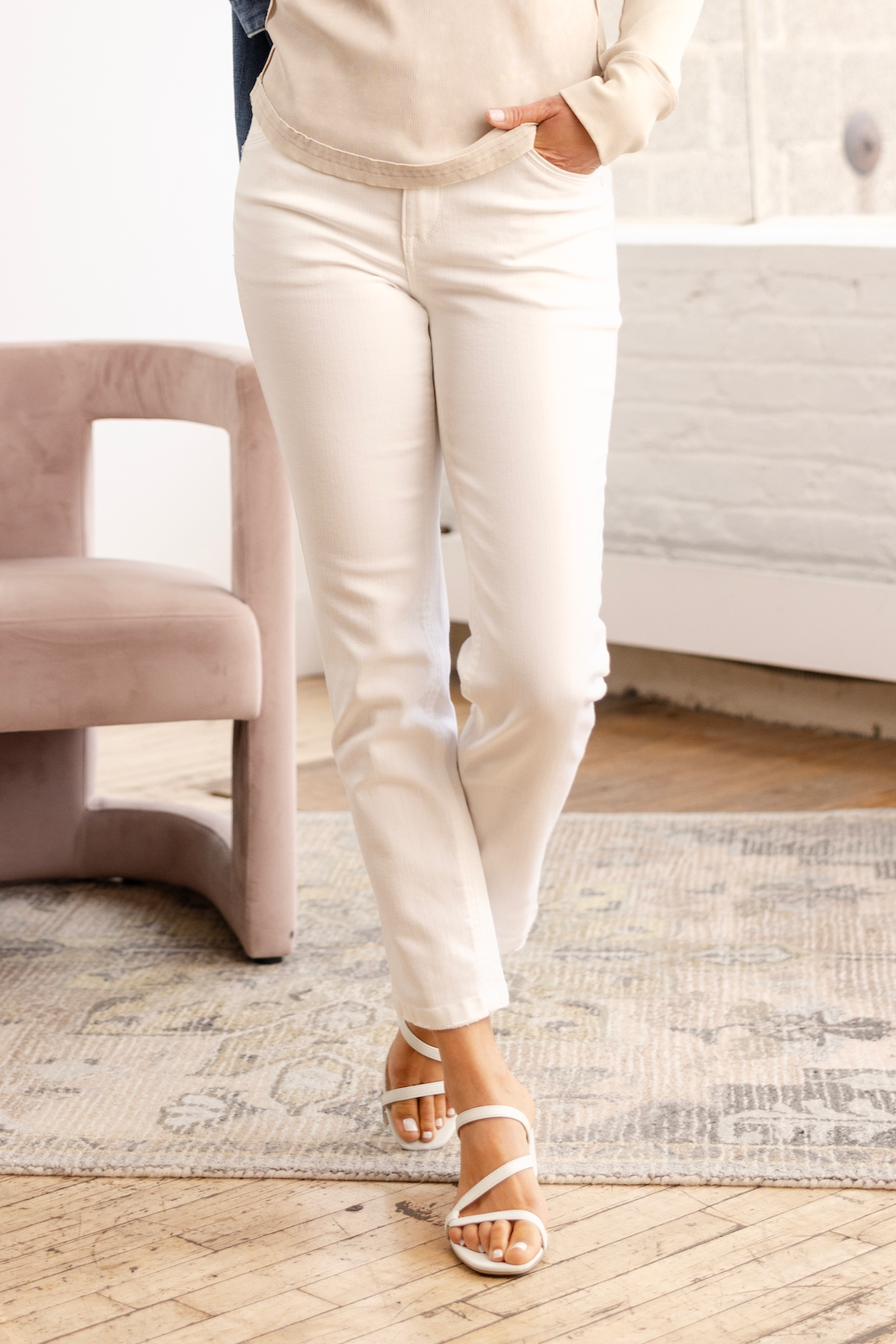 High Rise Slim Straight - White