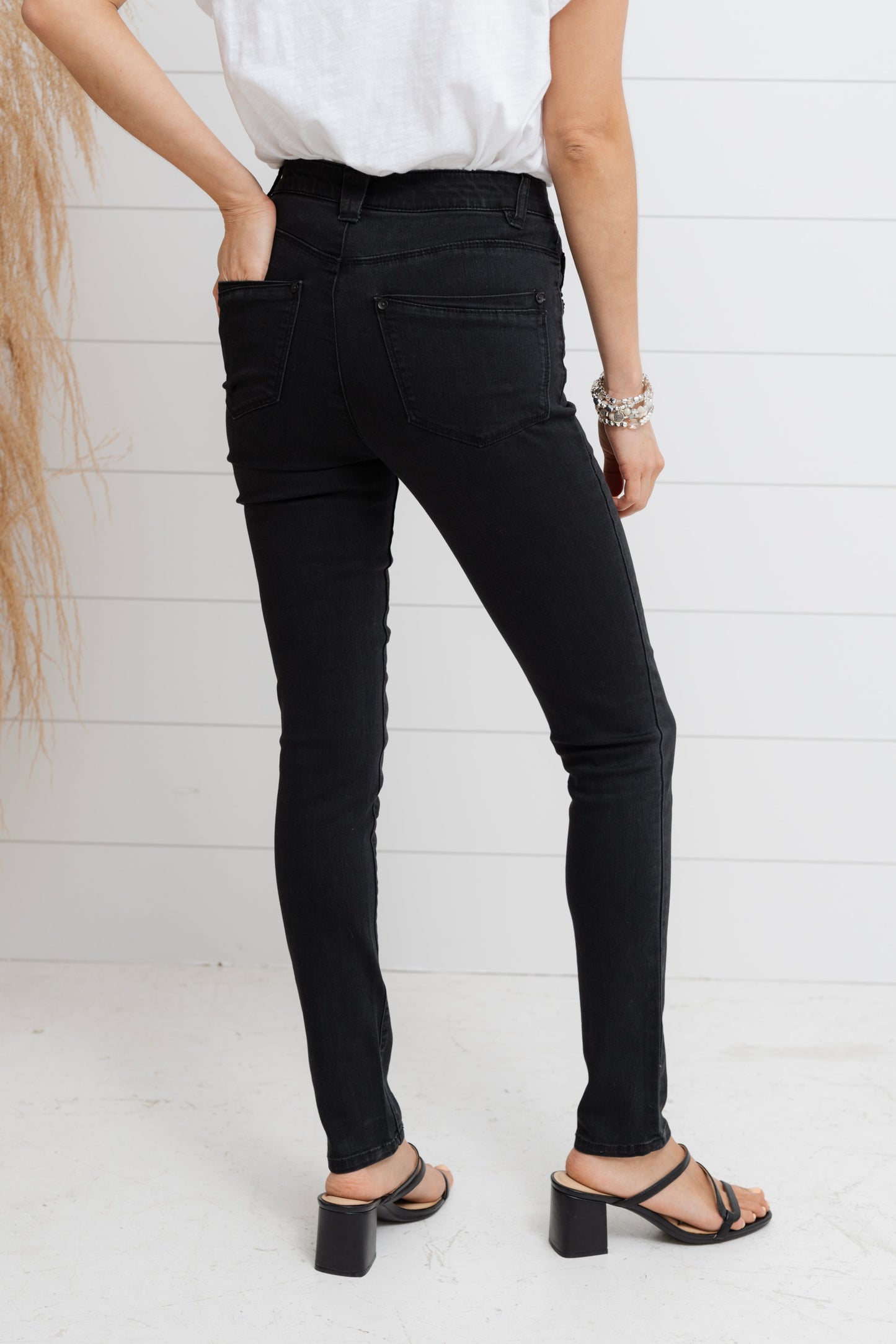 Black Skyrise Skinny