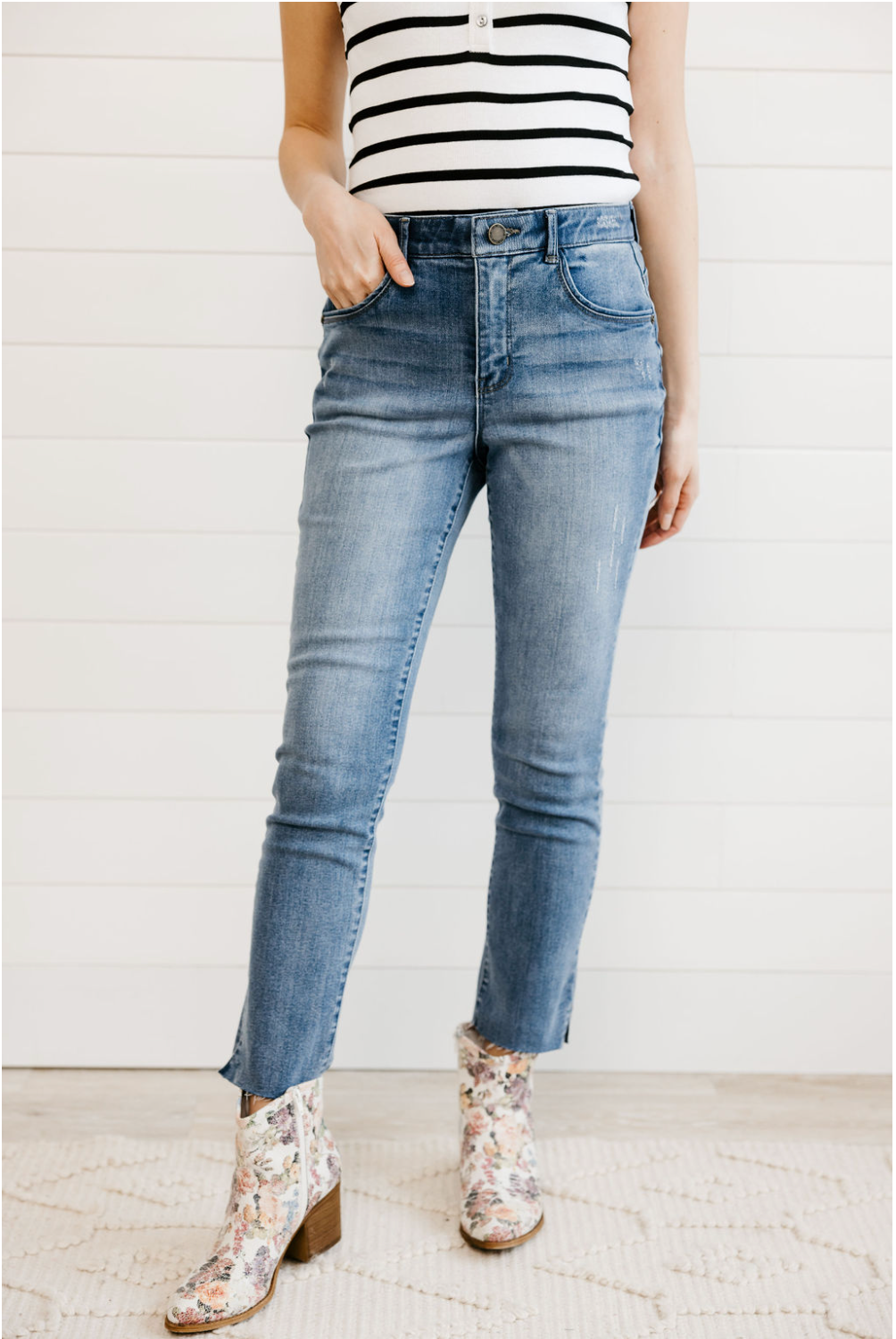 High Rise Vintage Skinny w/ Raw Hem