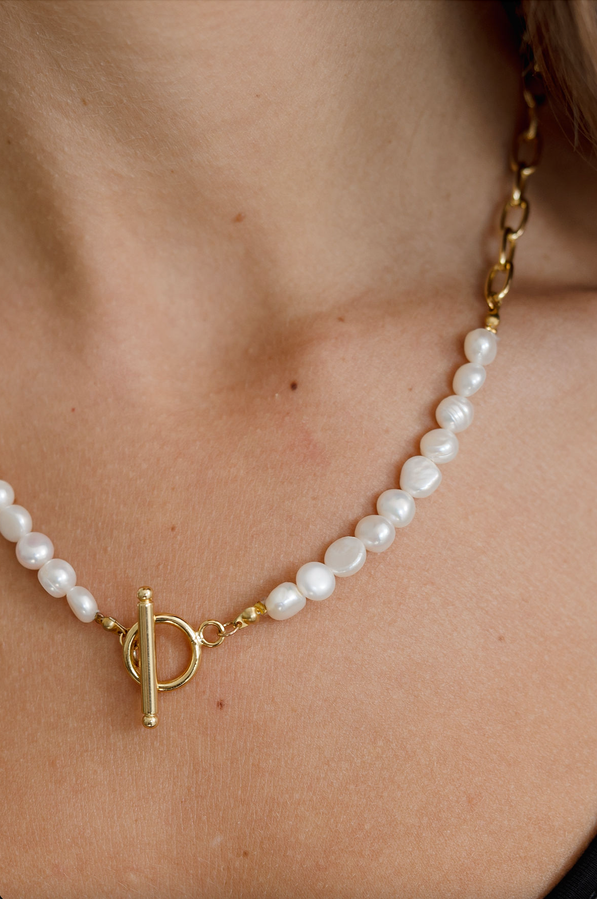 Bella Toggle Freshwater Pearl Necklace