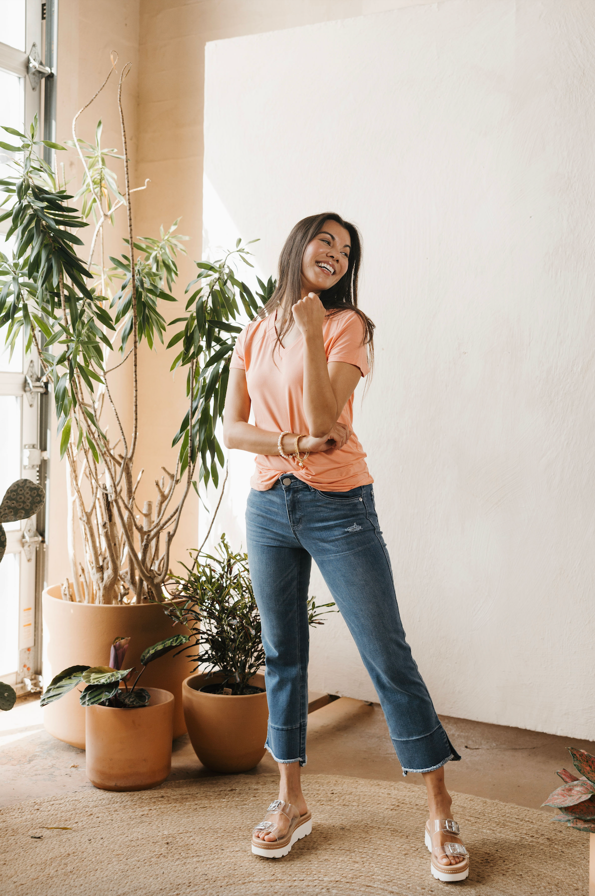 Essentials V-Neck Tee - Apricot Crush